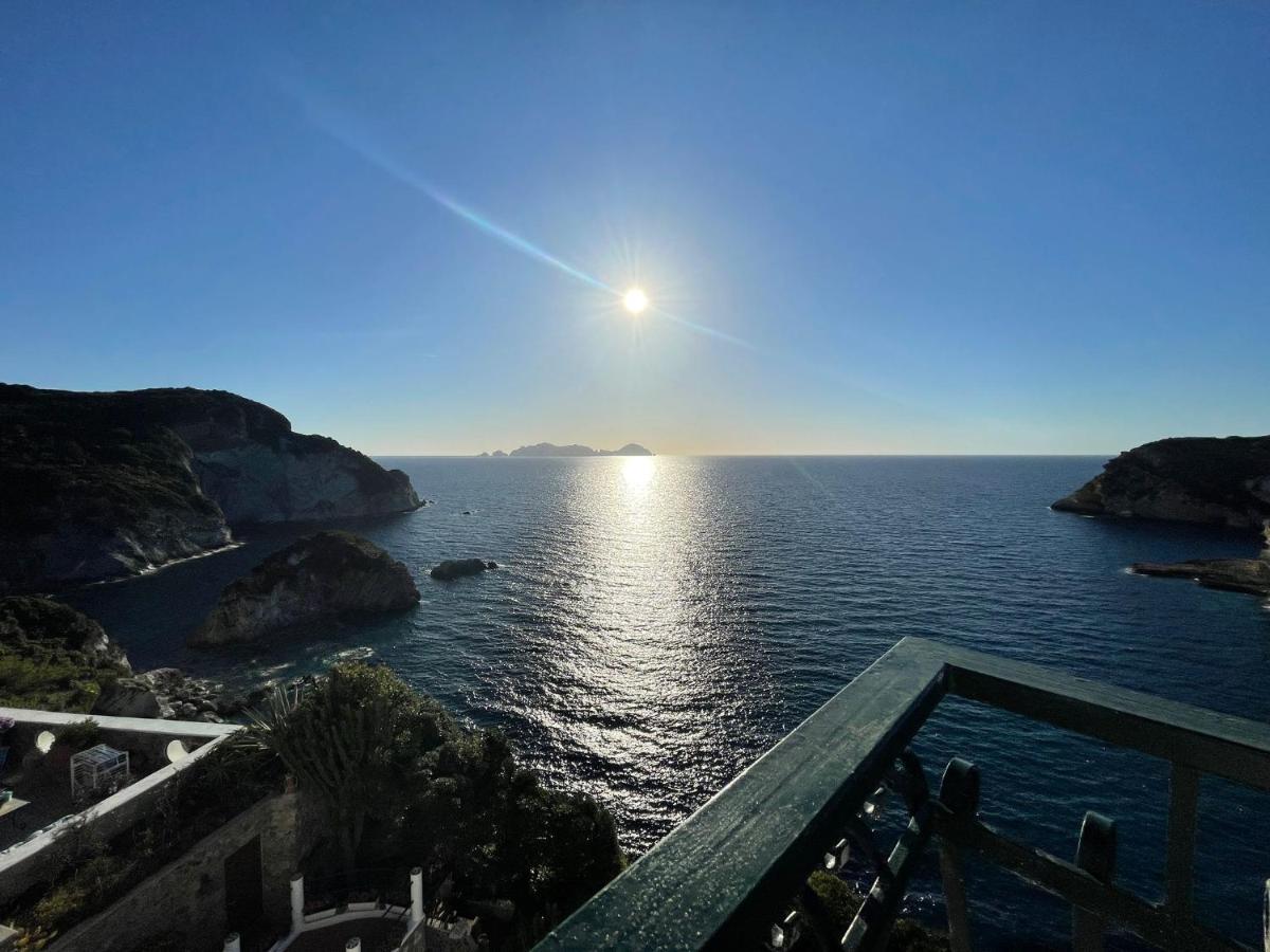 Appartamento Magi - Il Tramonto su Palmarola Ponza Esterno foto